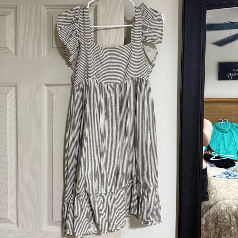 vestique Cream and Black Striped Flutter-Sleeve Dress